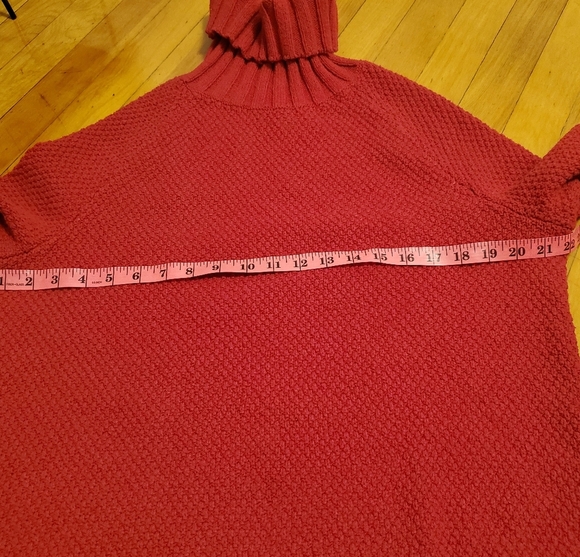 Patagonia turtleneck long sleeves sweater. Knit. Ribbed on neck. Red. Size L. - Picture 9 of 11